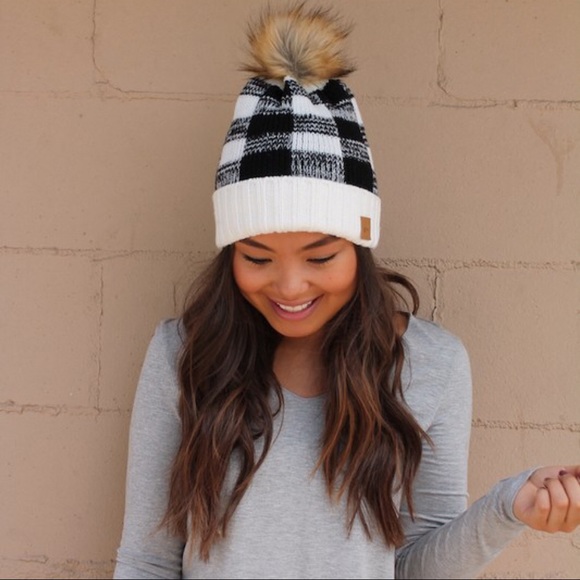 ✨LAST ONE✨Black plaid Pom  Fleece Lined Beanie - Picture 2 of 2